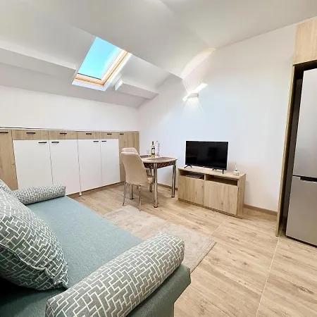 Skyline Loft Апартамент Варна